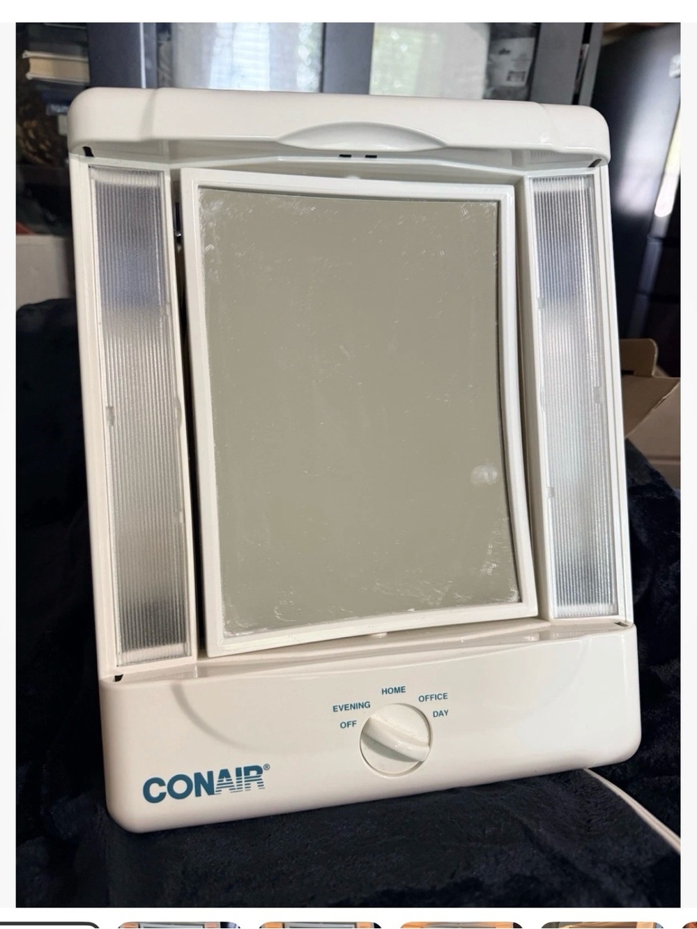 Vintage Conair 2 Sided Magnifying Beauty Vanity Mirror 4 Light Settings works!